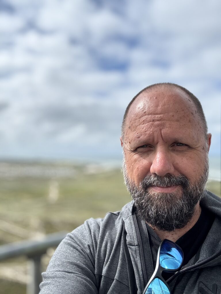 Kettlebell Trainer Jörg Siegwarth. Auch im Online Training zuhause